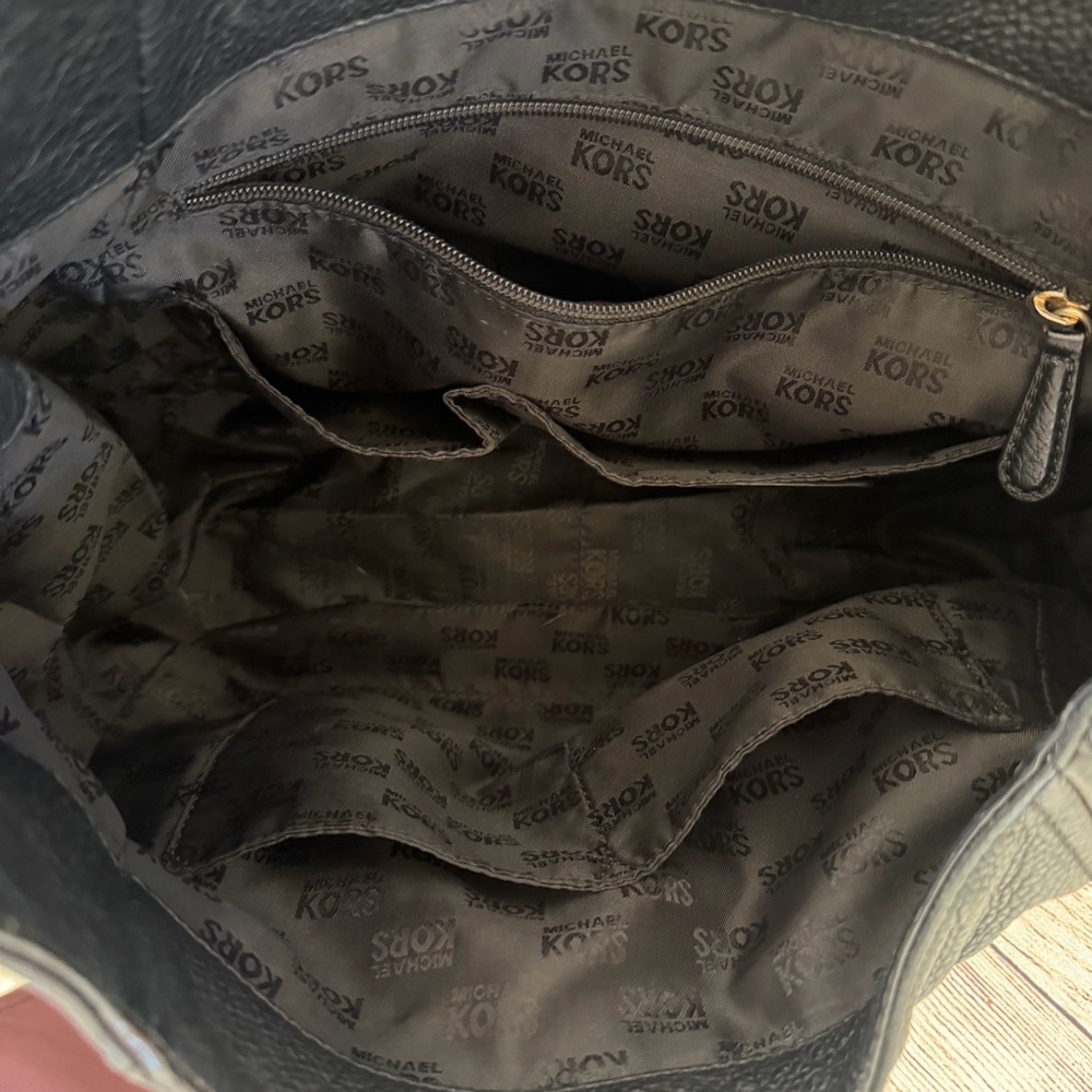 Michael Kors Shoulder Bag - Picture 4 of 5